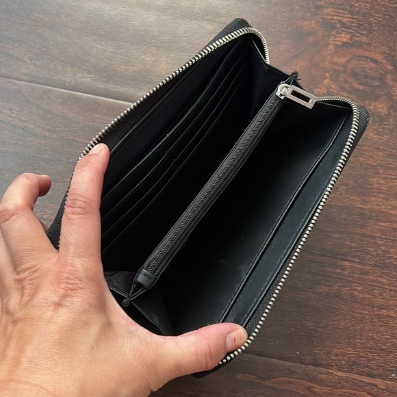 Guess Logo Print Black Wallet - Picture 5 of 7